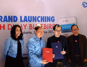 Dukung Perkembangan Gaya Hidup Digital, TCASH dan Blue Bird Jalin Kerja Sama Strategis